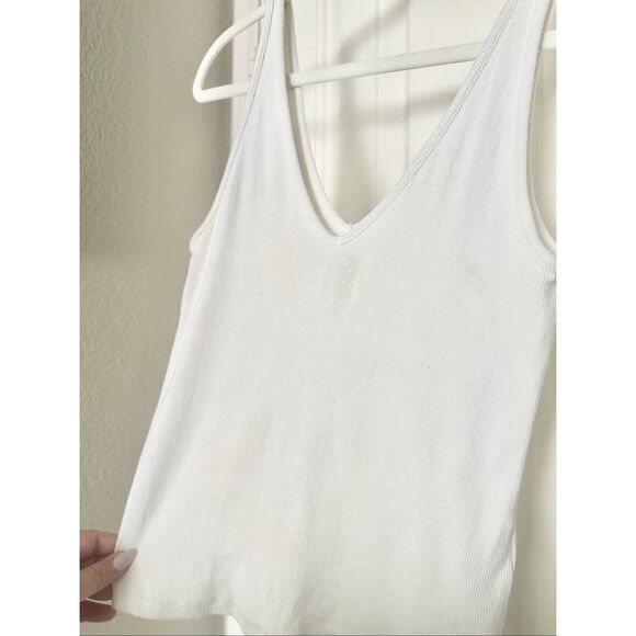 Abercrombie and Fitch essentials collection ribbed white V-neck tank top size me - Picture 5 of 7